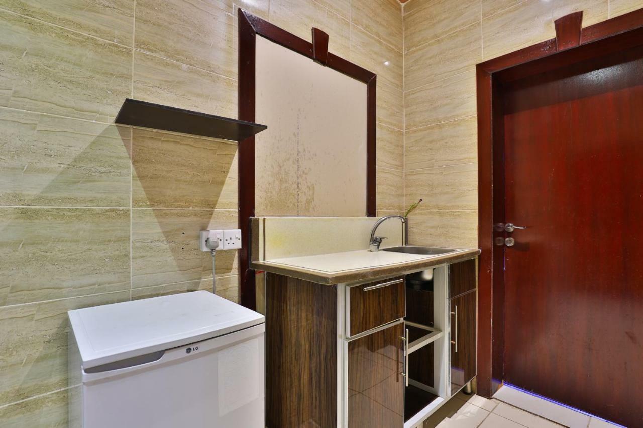Oyo 273 Star Yanbu Hotel Suites Exterior photo
